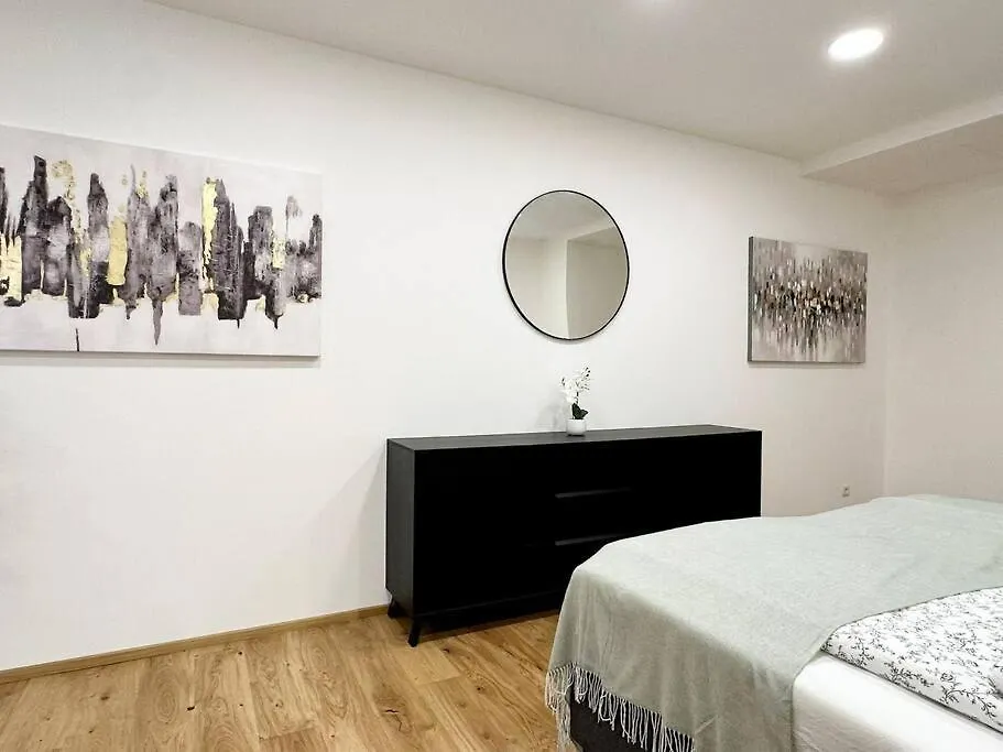 Stylish Central 2 Bedroom Apartment Βιέννη