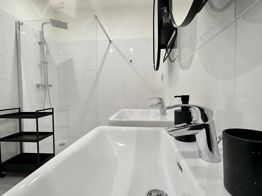 Stylish Central 2 Bedroom Apartment Βιέννη